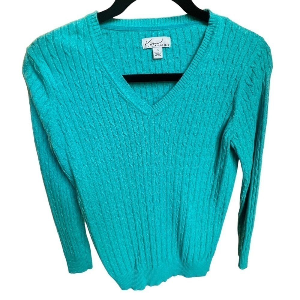 KIM Rogers Women’s V-neck Sweater, size small. In great condition.